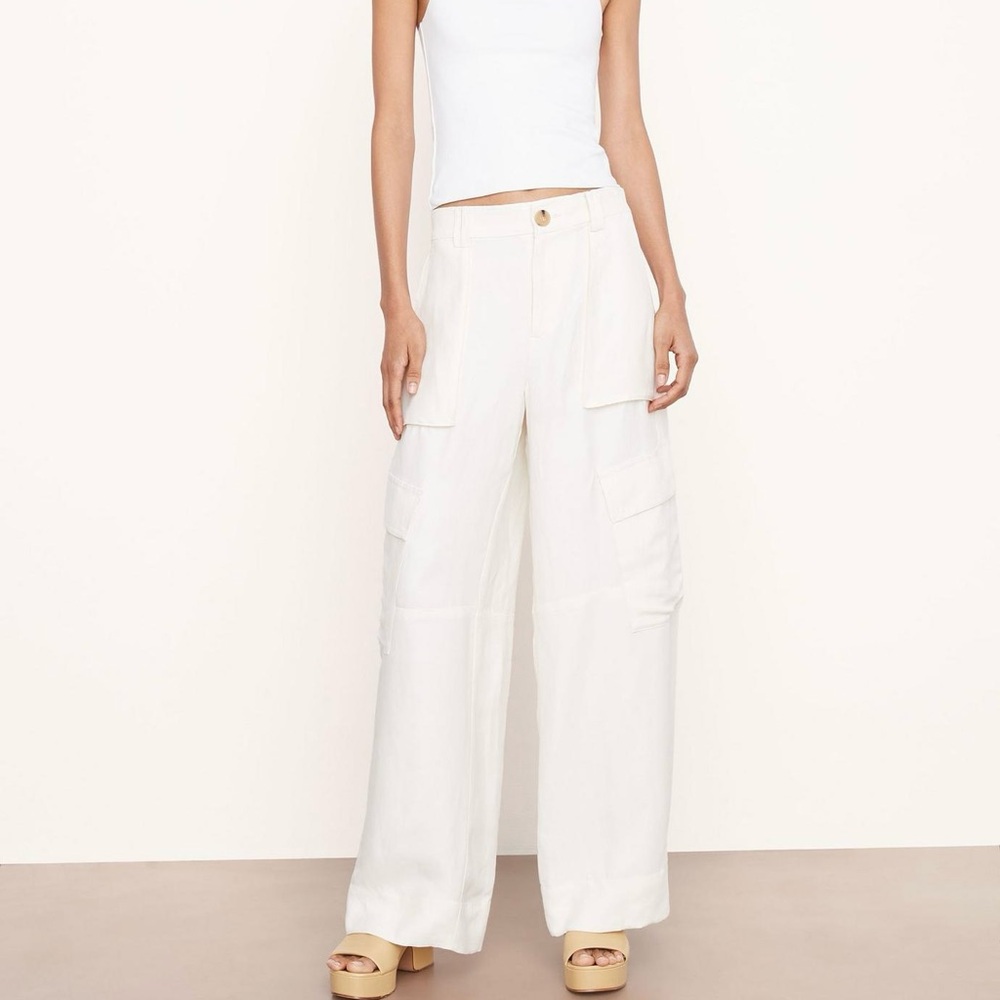 Vince Drop Waist Wide Leg Cargo Pants in Bone. Linen Blend. Size 8 (30x28)